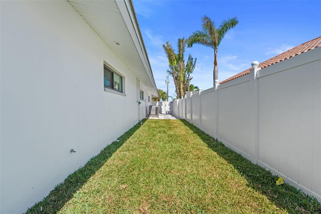 For Sale: $2,345,000 (4 beds, 3 baths, 2494 Square Feet)