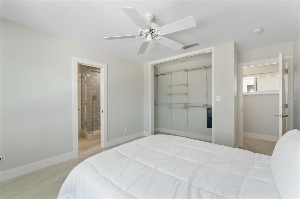 For Sale: $2,345,000 (4 beds, 3 baths, 2494 Square Feet)