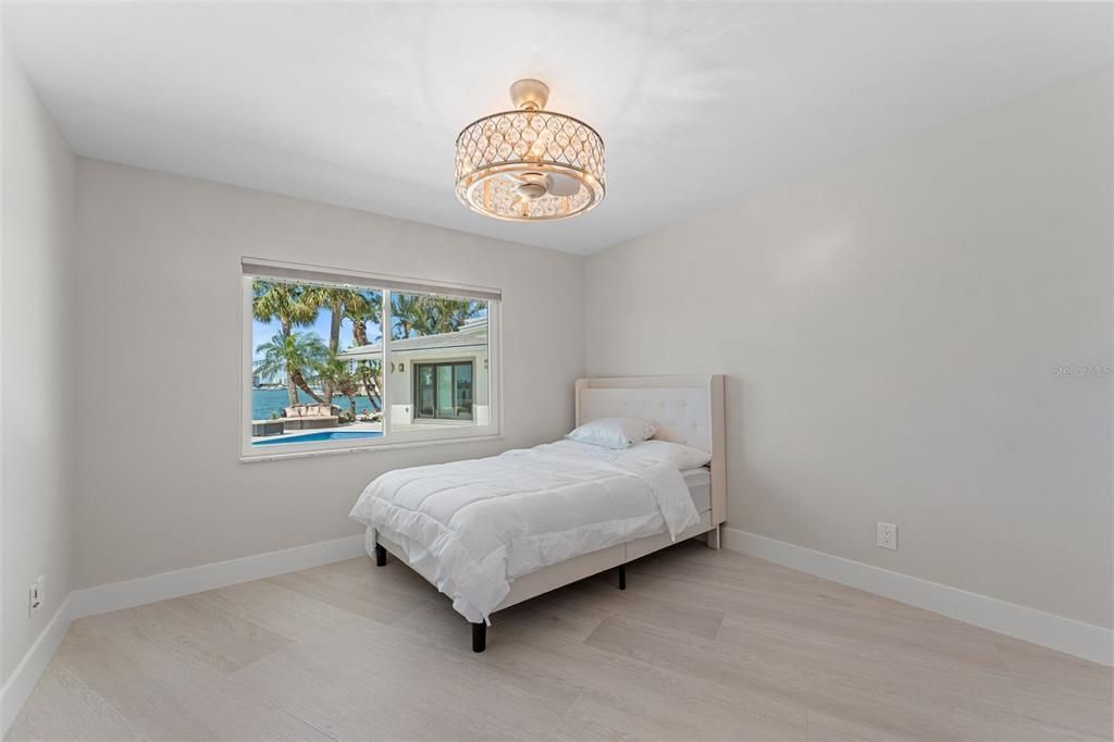 For Sale: $2,345,000 (4 beds, 3 baths, 2494 Square Feet)