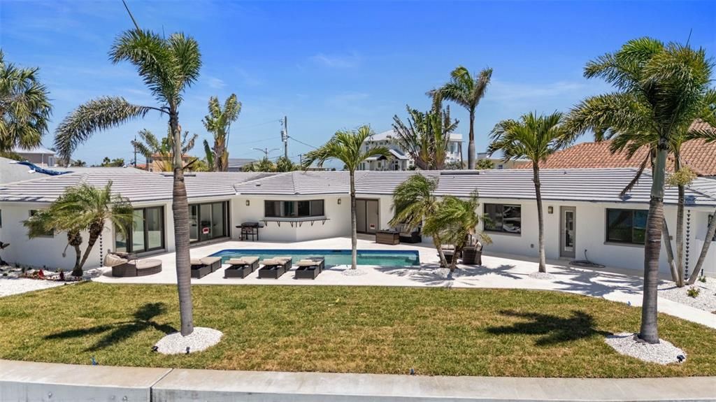 For Sale: $2,345,000 (4 beds, 3 baths, 2494 Square Feet)