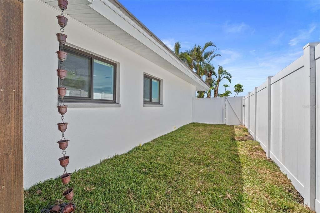 For Sale: $2,345,000 (4 beds, 3 baths, 2494 Square Feet)