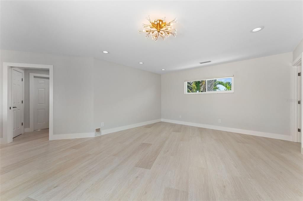 For Sale: $2,345,000 (4 beds, 3 baths, 2494 Square Feet)