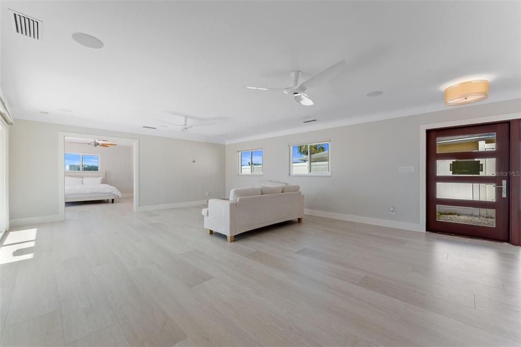 For Sale: $2,345,000 (4 beds, 3 baths, 2494 Square Feet)