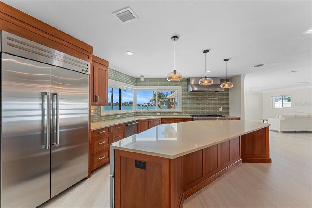 For Sale: $2,345,000 (4 beds, 3 baths, 2494 Square Feet)