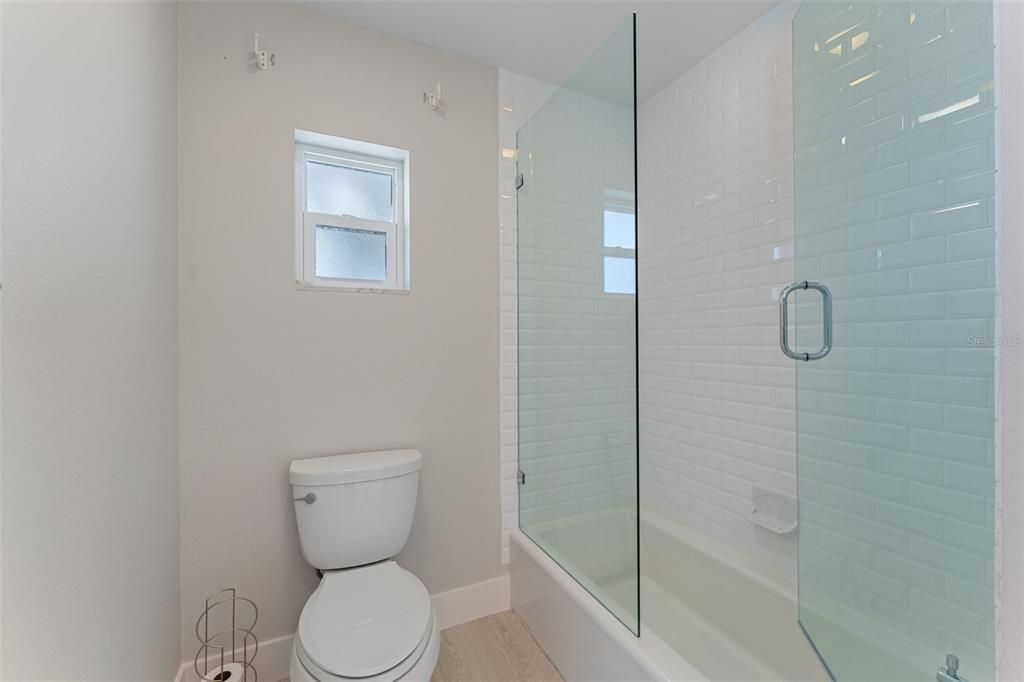 For Sale: $2,345,000 (4 beds, 3 baths, 2494 Square Feet)