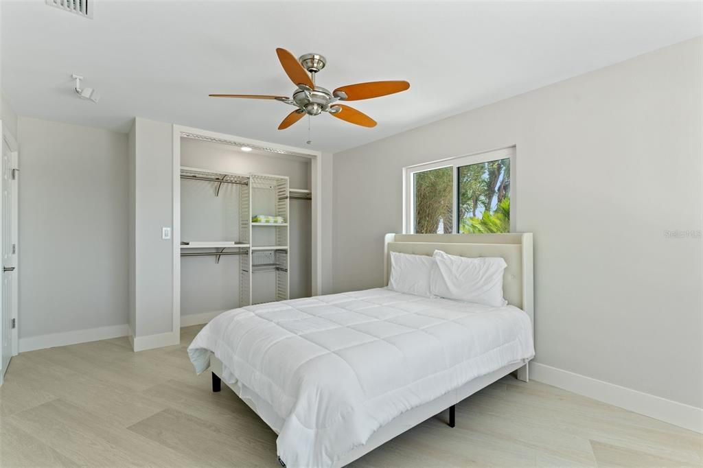 For Sale: $2,345,000 (4 beds, 3 baths, 2494 Square Feet)