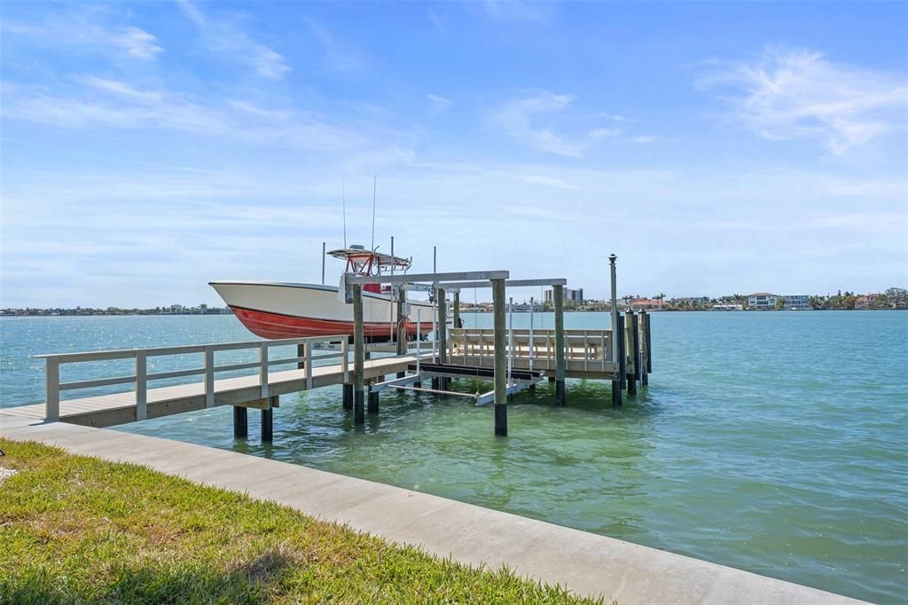 For Sale: $2,345,000 (4 beds, 3 baths, 2494 Square Feet)