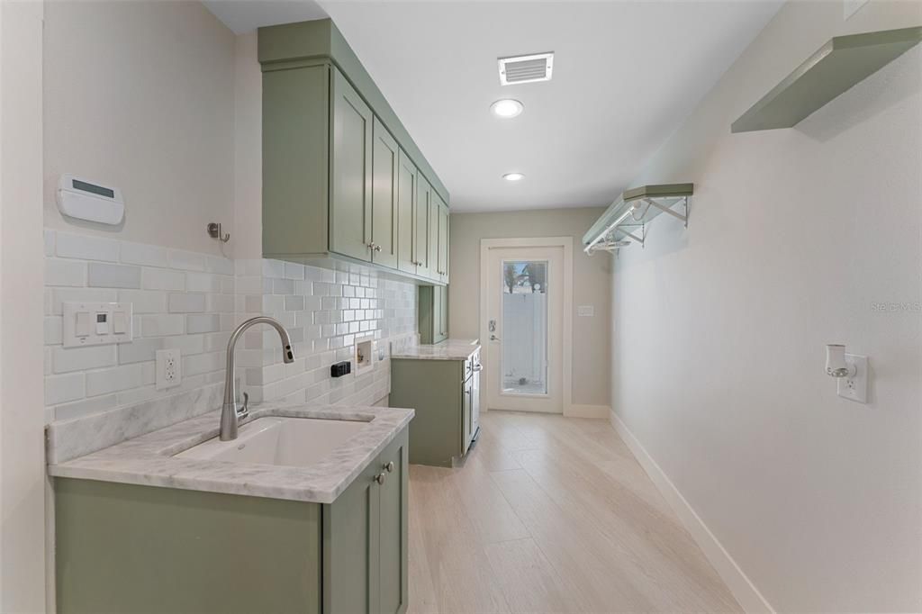 For Sale: $2,345,000 (4 beds, 3 baths, 2494 Square Feet)