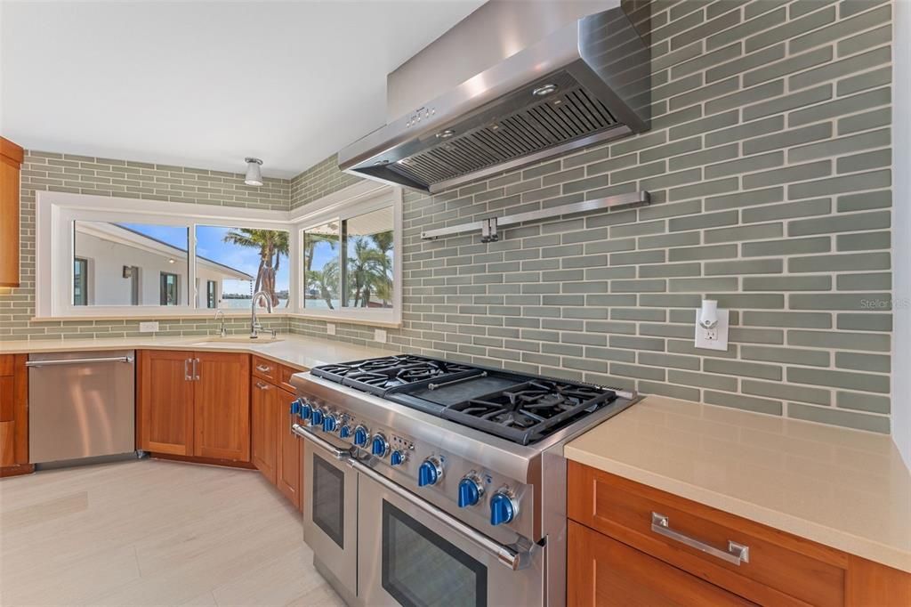 For Sale: $2,345,000 (4 beds, 3 baths, 2494 Square Feet)