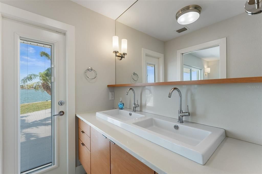 For Sale: $2,345,000 (4 beds, 3 baths, 2494 Square Feet)