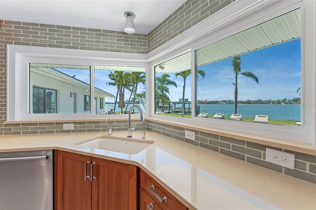 For Sale: $2,345,000 (4 beds, 3 baths, 2494 Square Feet)