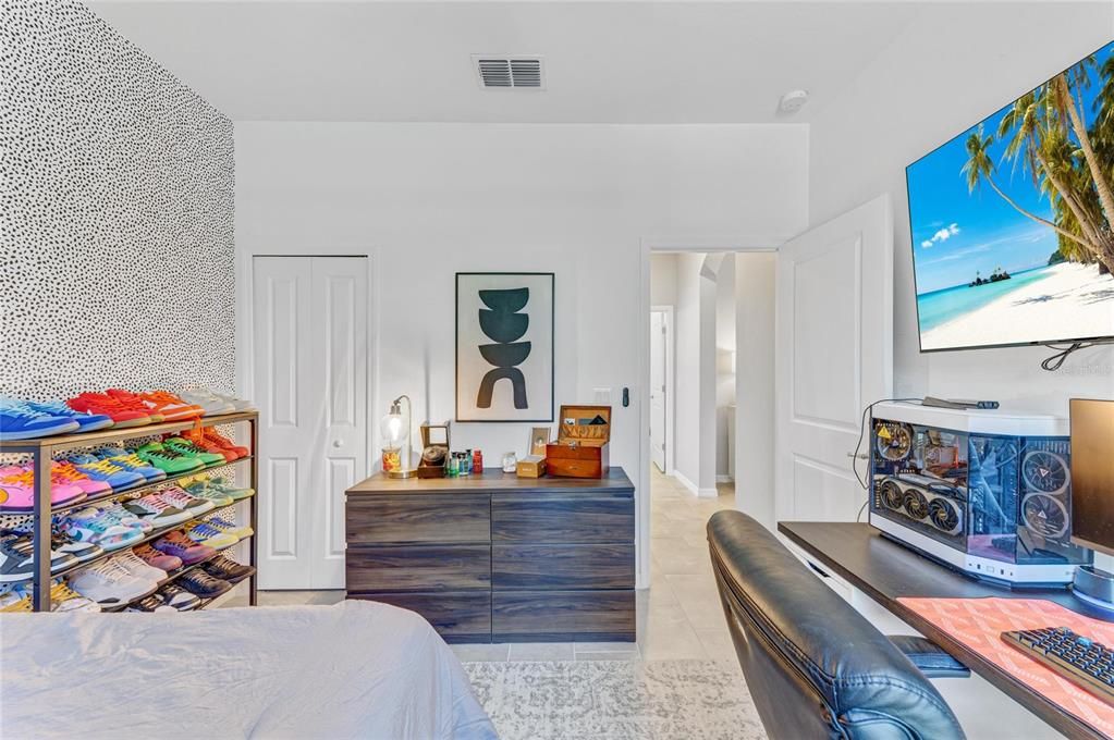 For Sale: $570,000 (4 beds, 3 baths, 2611 Square Feet)