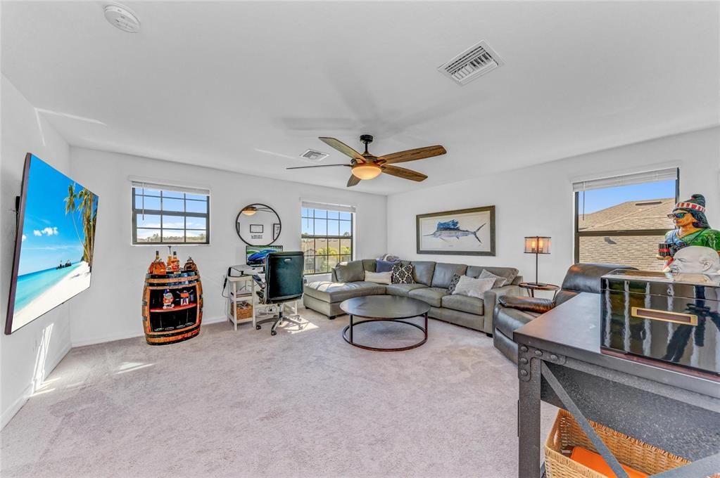 For Sale: $570,000 (4 beds, 3 baths, 2611 Square Feet)