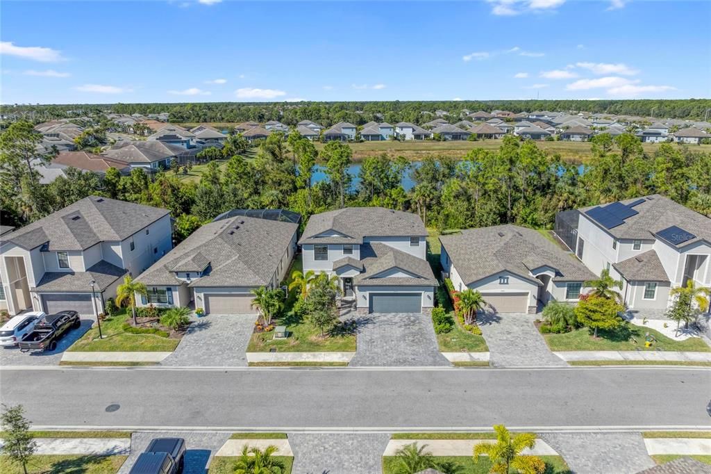 For Sale: $570,000 (4 beds, 3 baths, 2611 Square Feet)