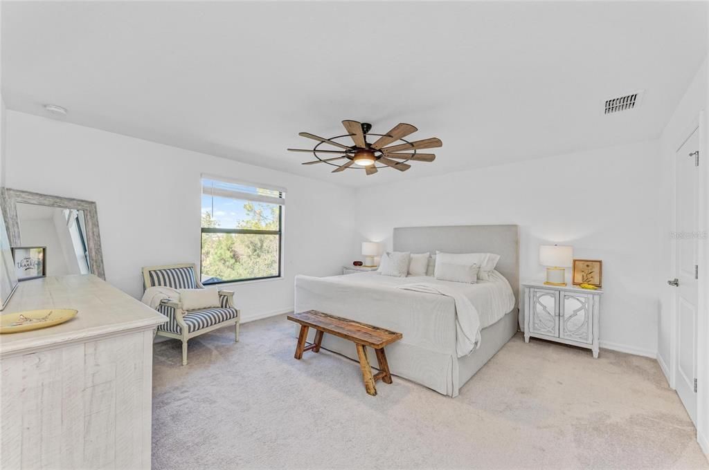 For Sale: $570,000 (4 beds, 3 baths, 2611 Square Feet)