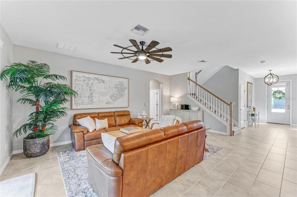 For Sale: $570,000 (4 beds, 3 baths, 2611 Square Feet)