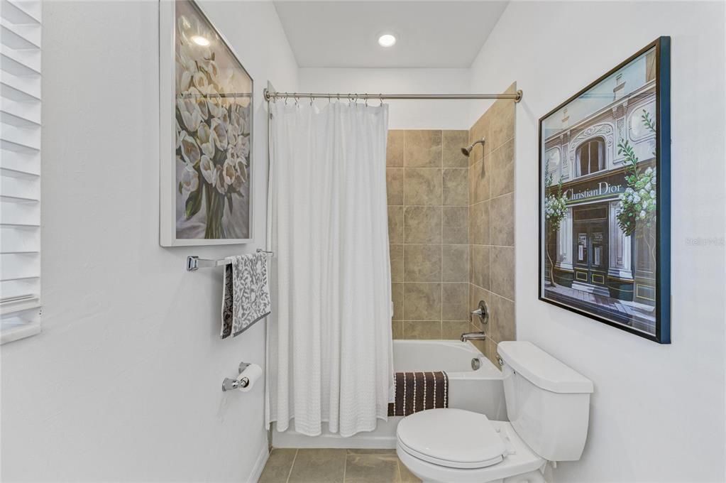 For Sale: $570,000 (4 beds, 3 baths, 2611 Square Feet)