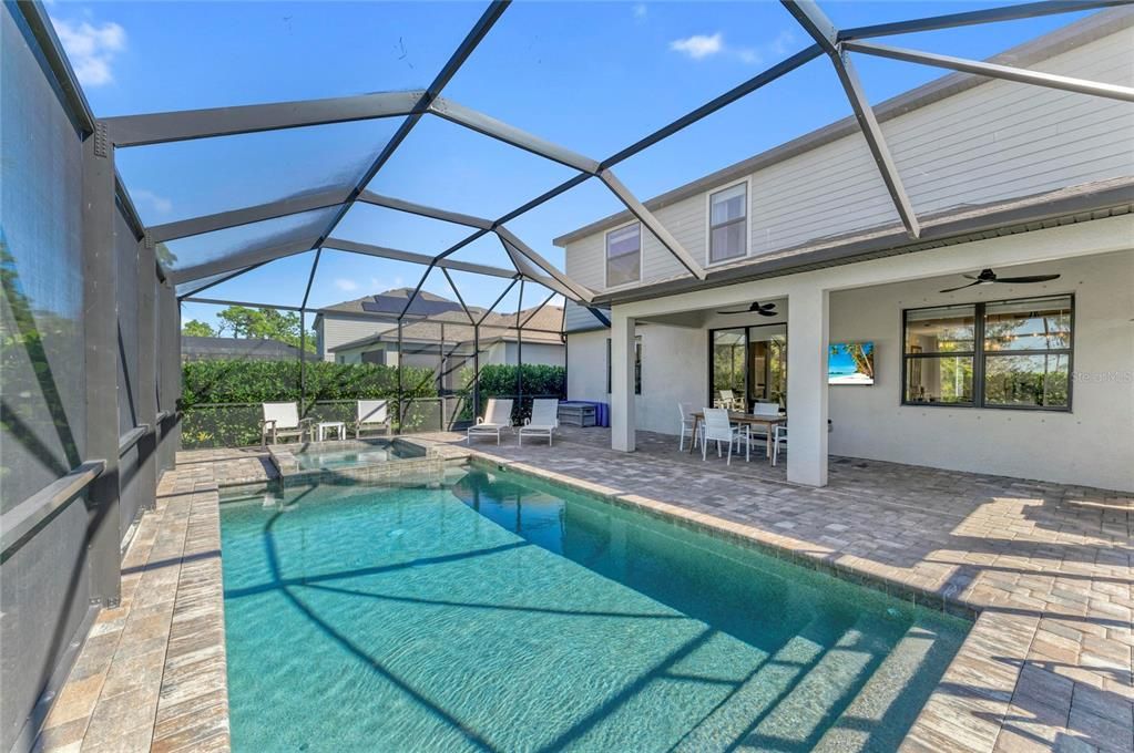 For Sale: $570,000 (4 beds, 3 baths, 2611 Square Feet)