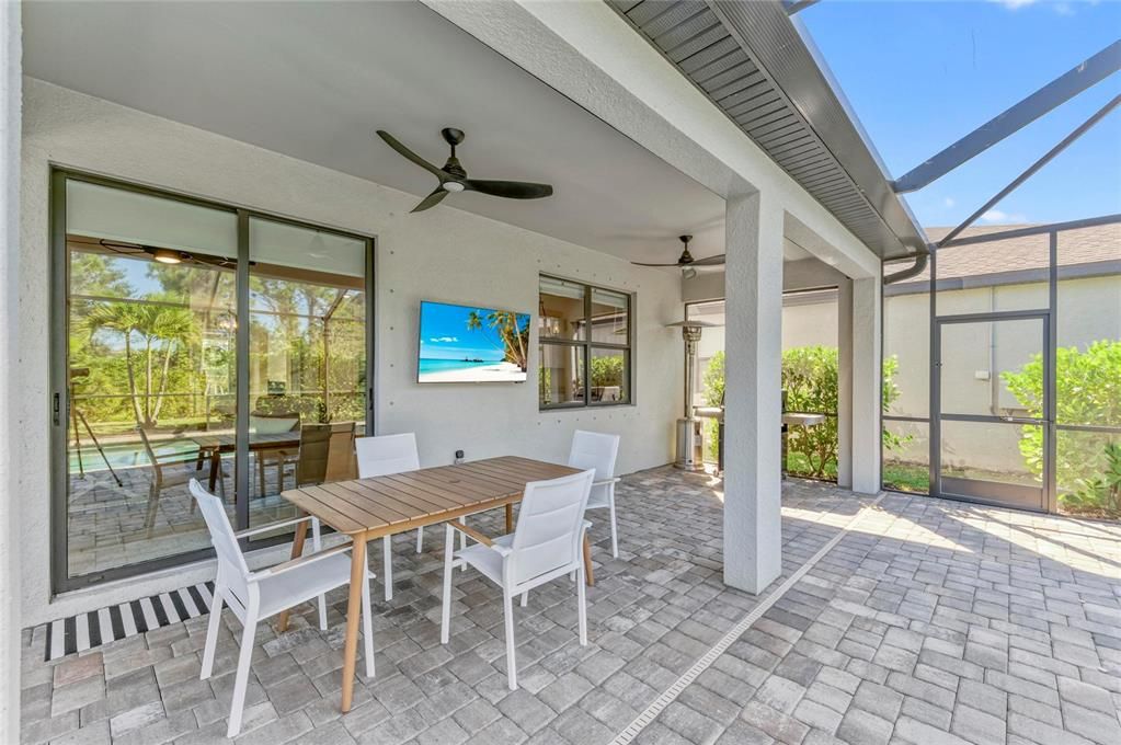 For Sale: $570,000 (4 beds, 3 baths, 2611 Square Feet)