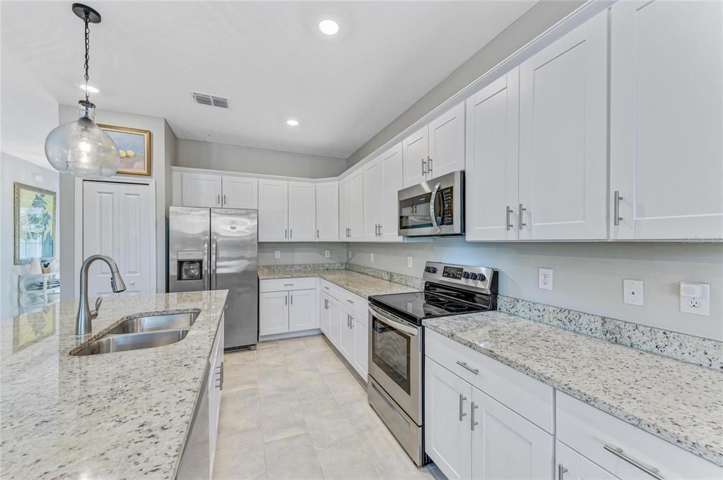 For Sale: $570,000 (4 beds, 3 baths, 2611 Square Feet)