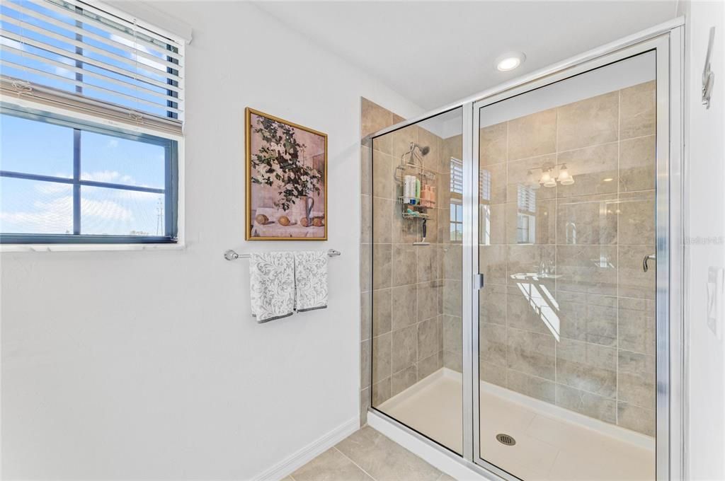 For Sale: $570,000 (4 beds, 3 baths, 2611 Square Feet)