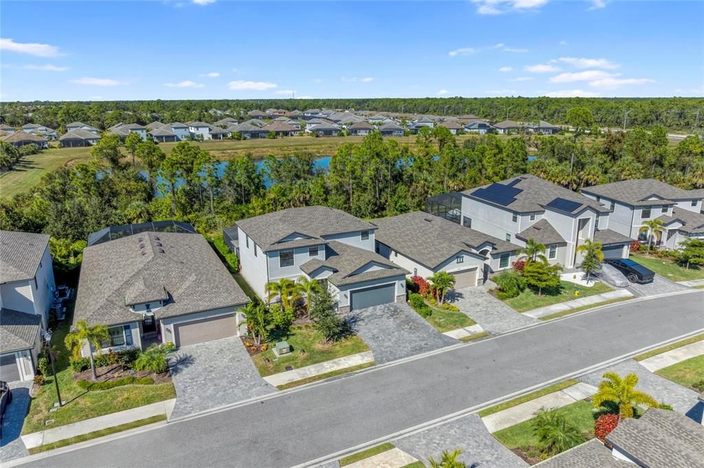 For Sale: $570,000 (4 beds, 3 baths, 2611 Square Feet)