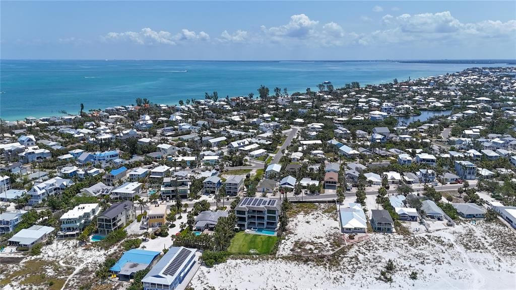 For Sale: $2,200,000 (0.25 acres)