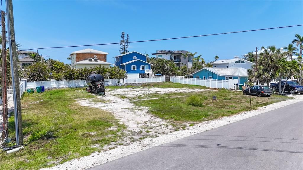 For Sale: $2,200,000 (0.25 acres)