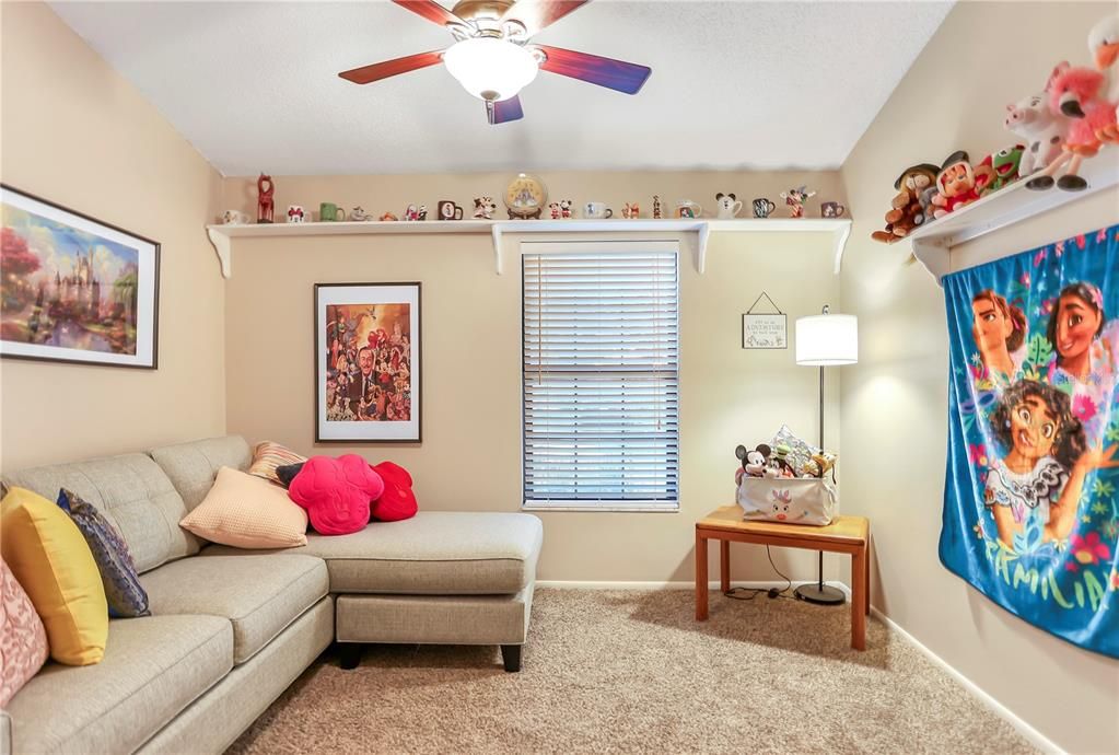 Activo con contrato: $340,000 (3 camas, 2 baños, 1343 Pies cuadrados)