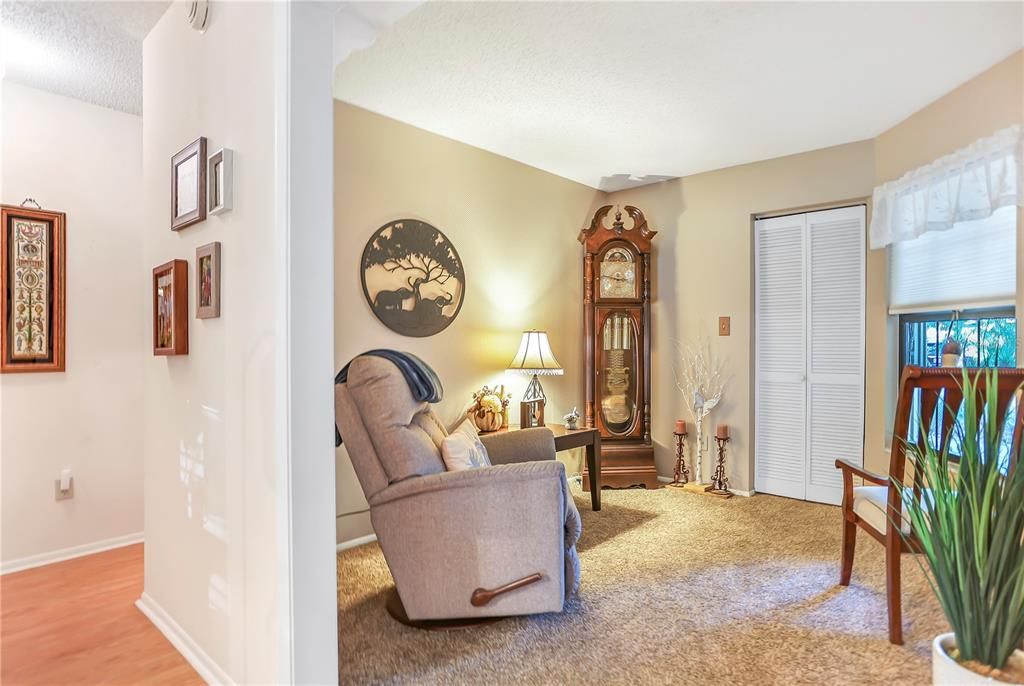 Activo con contrato: $340,000 (3 camas, 2 baños, 1343 Pies cuadrados)