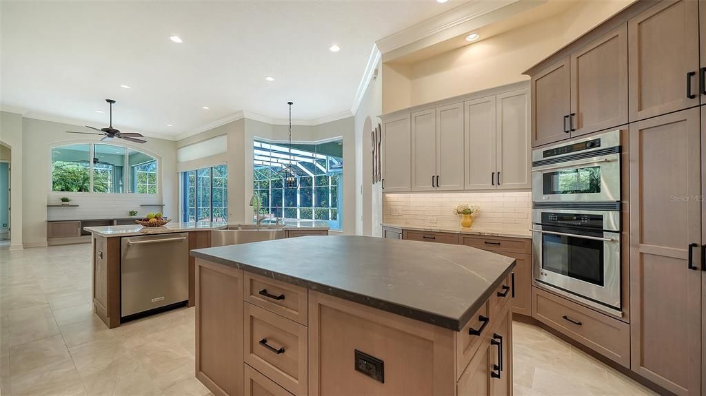 For Sale: $1,550,000 (4 beds, 3 baths, 3851 Square Feet)