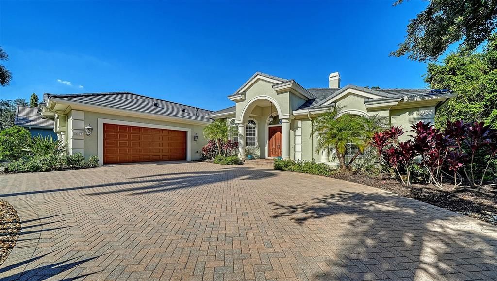 For Sale: $1,550,000 (4 beds, 3 baths, 3851 Square Feet)