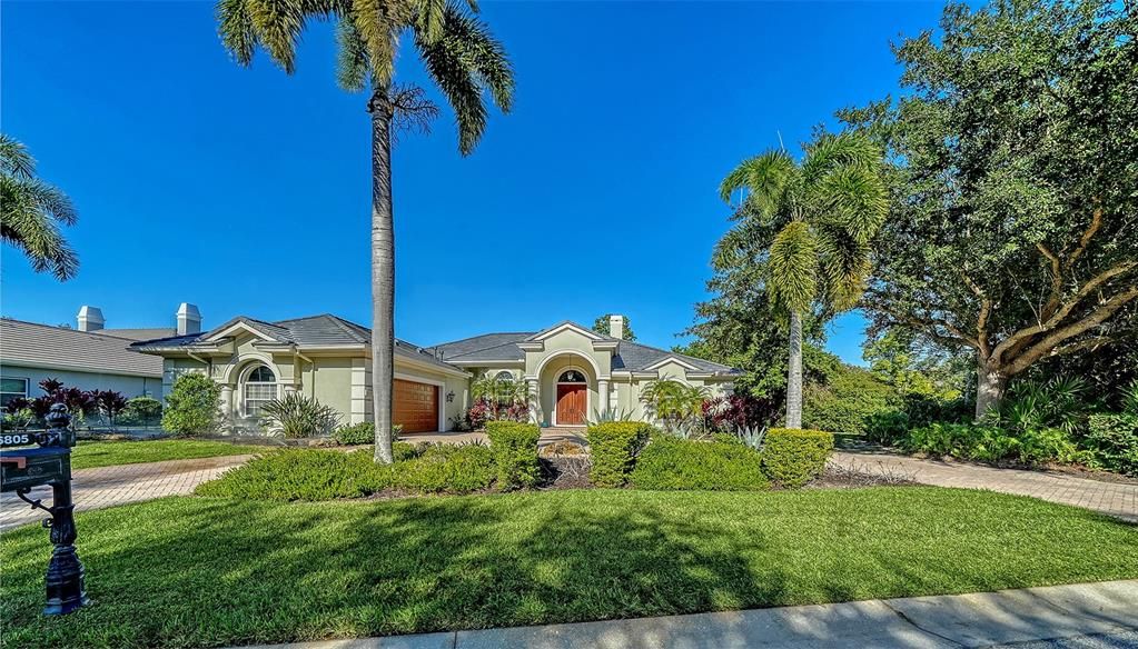 For Sale: $1,550,000 (4 beds, 3 baths, 3851 Square Feet)