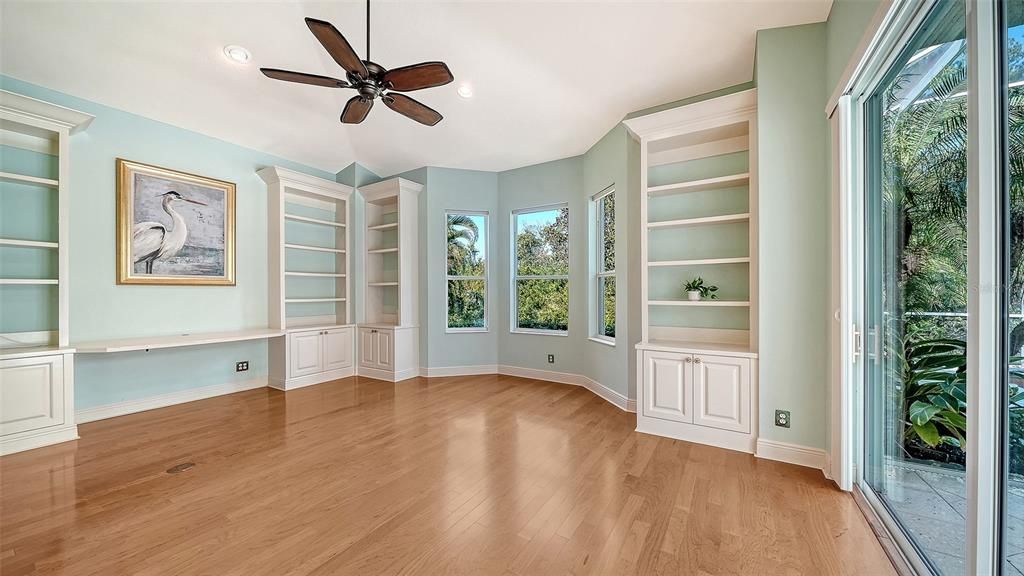 For Sale: $1,550,000 (4 beds, 3 baths, 3851 Square Feet)