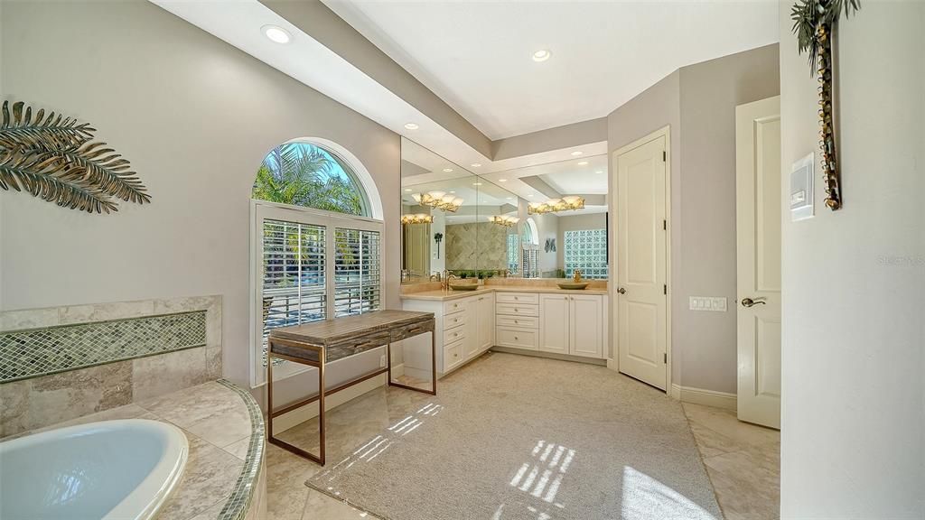 For Sale: $1,550,000 (4 beds, 3 baths, 3851 Square Feet)