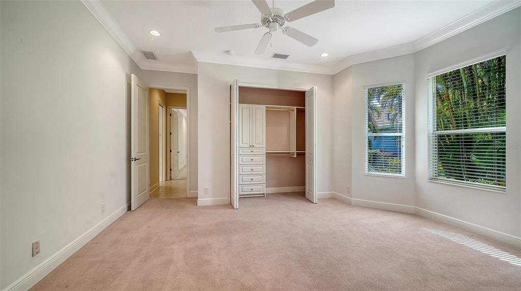 For Sale: $1,550,000 (4 beds, 3 baths, 3851 Square Feet)