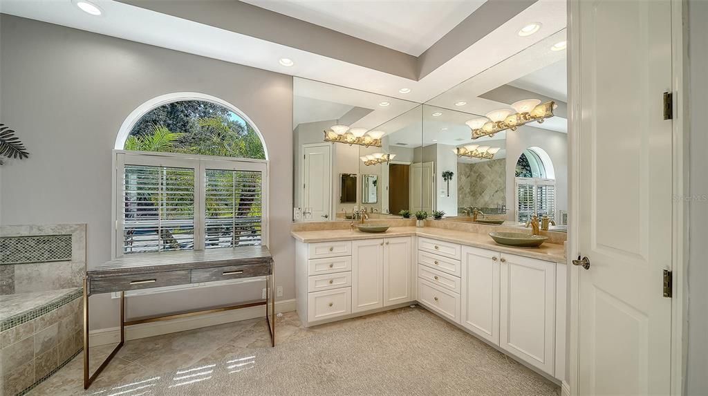 For Sale: $1,550,000 (4 beds, 3 baths, 3851 Square Feet)