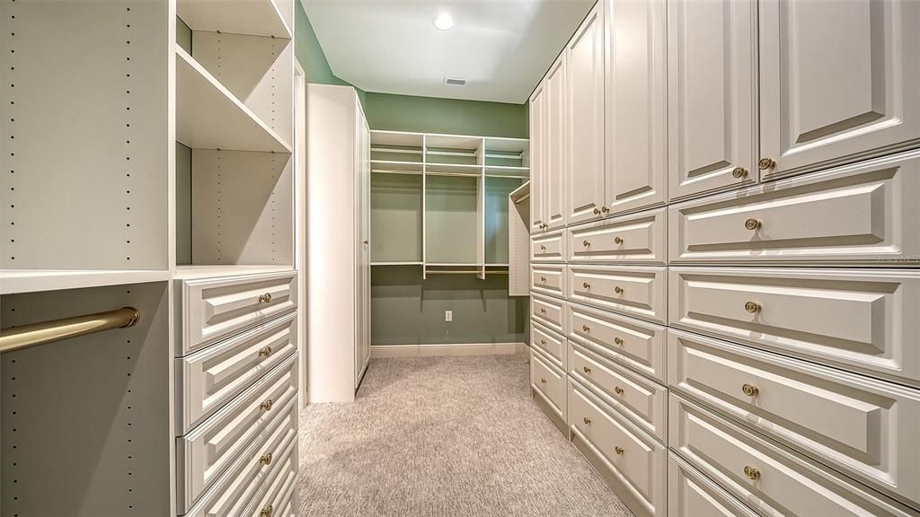 For Sale: $1,550,000 (4 beds, 3 baths, 3851 Square Feet)