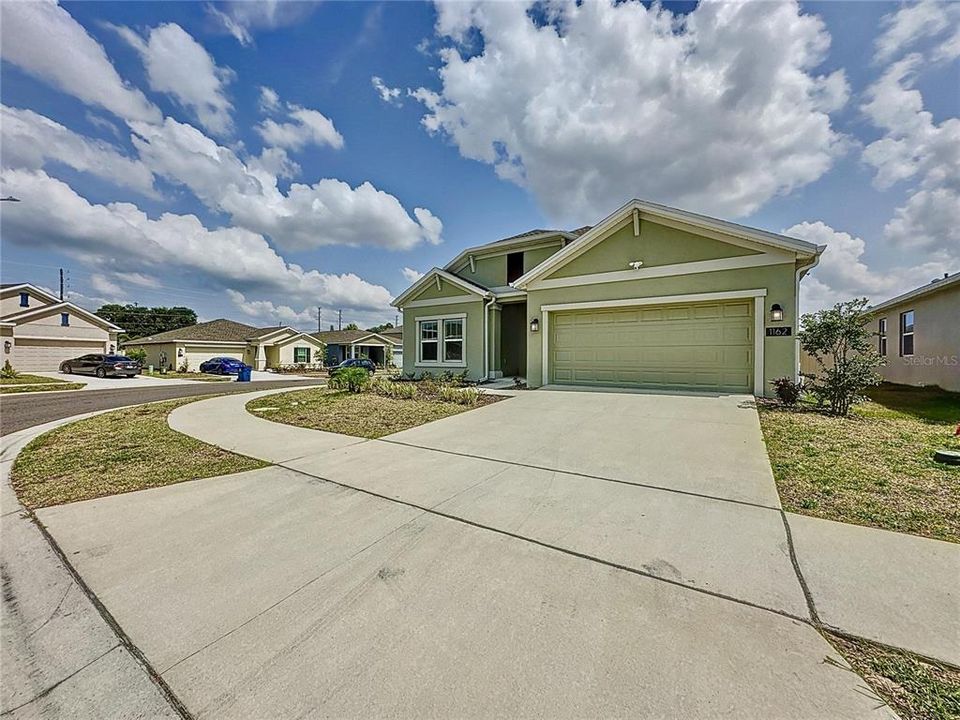 Active With Contract: $2,300 (4 beds, 2 baths, 1848 Square Feet)