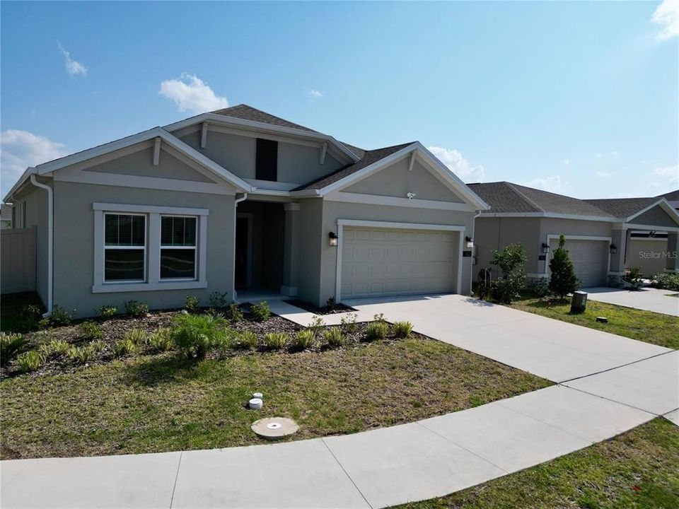 Active With Contract: $2,300 (4 beds, 2 baths, 1848 Square Feet)