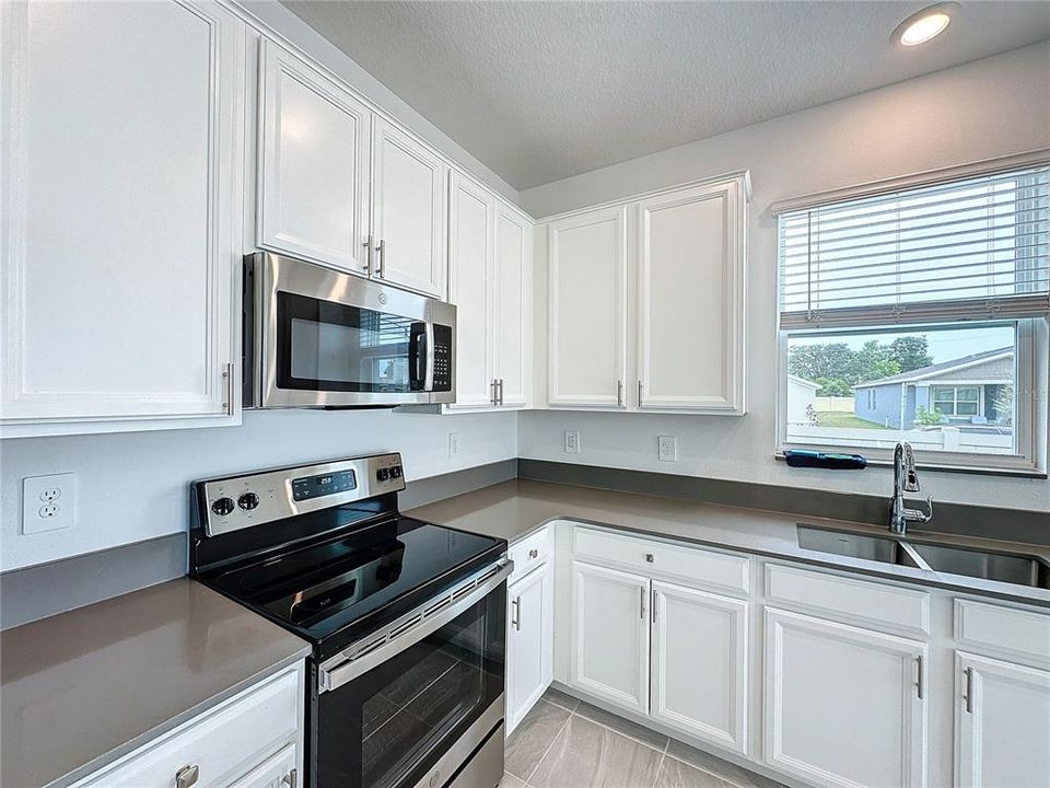 Active With Contract: $2,300 (4 beds, 2 baths, 1848 Square Feet)