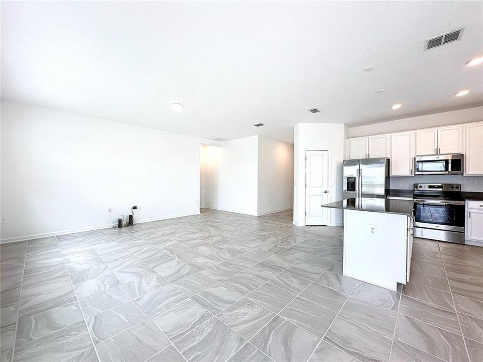 Active With Contract: $2,300 (4 beds, 2 baths, 1848 Square Feet)