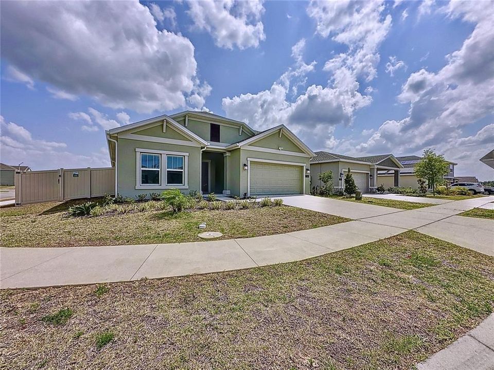 Active With Contract: $2,300 (4 beds, 2 baths, 1848 Square Feet)