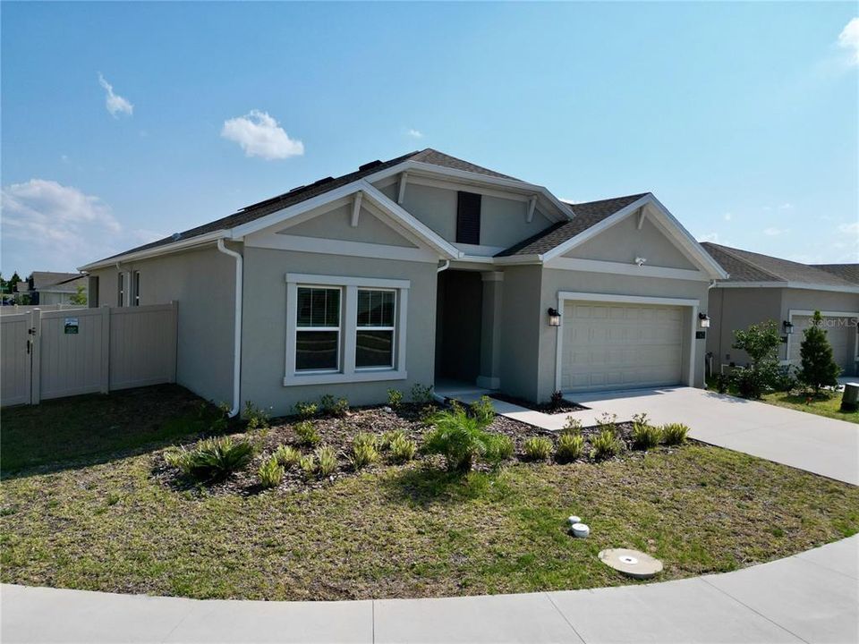Active With Contract: $2,300 (4 beds, 2 baths, 1848 Square Feet)