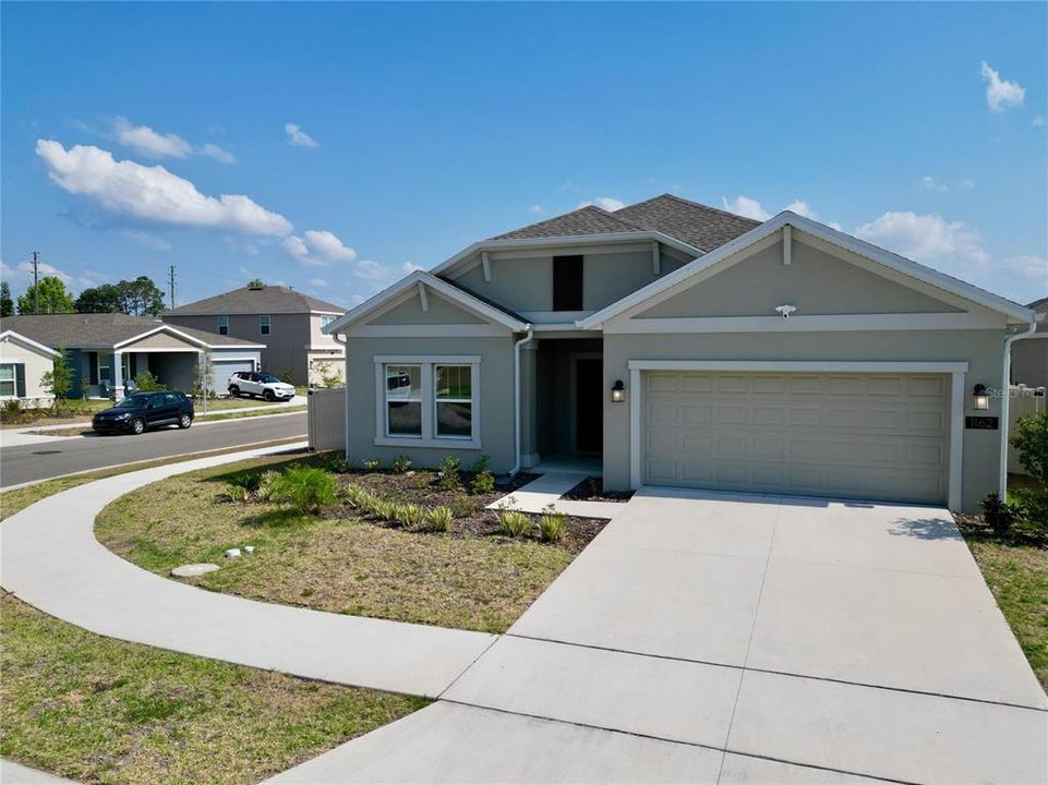 Active With Contract: $2,300 (4 beds, 2 baths, 1848 Square Feet)