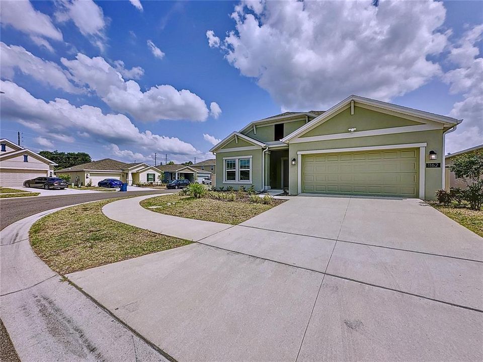 Active With Contract: $2,300 (4 beds, 2 baths, 1848 Square Feet)