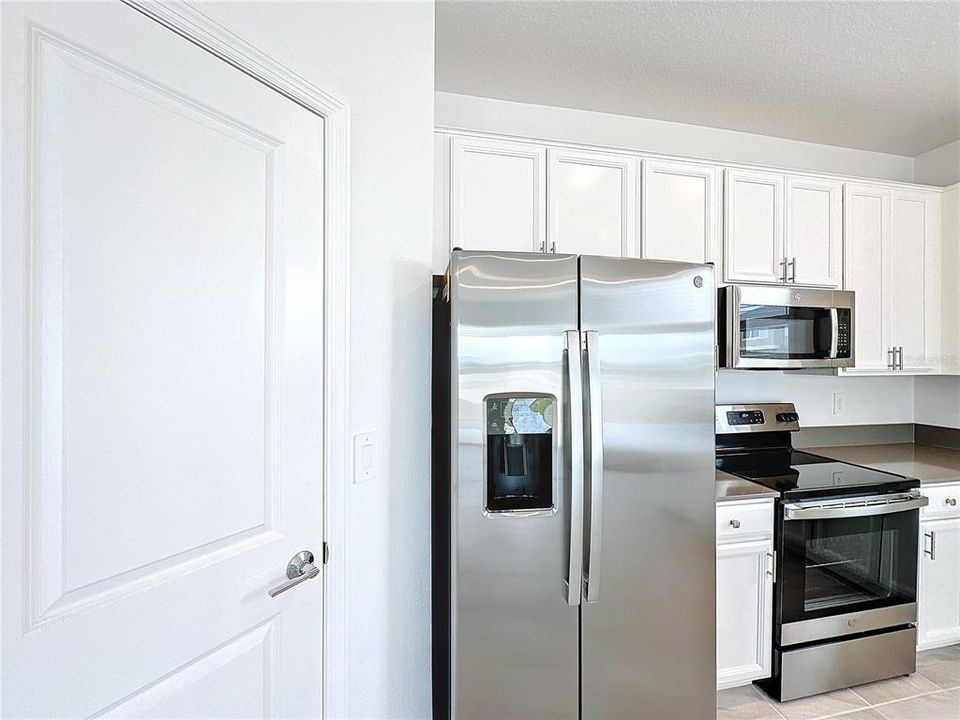 Active With Contract: $2,300 (4 beds, 2 baths, 1848 Square Feet)