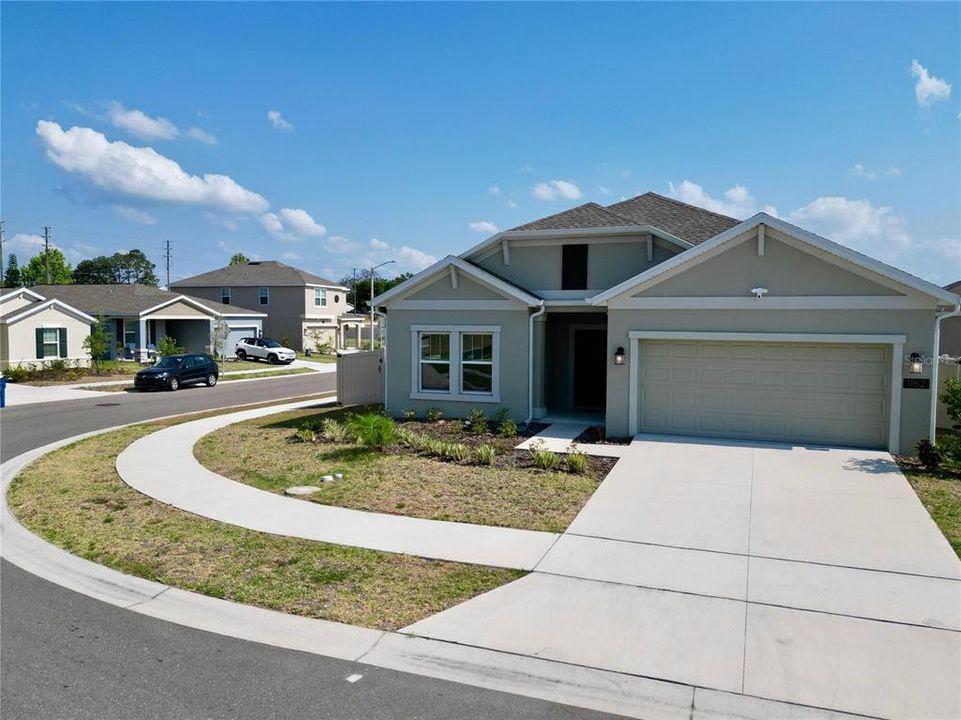 Active With Contract: $2,300 (4 beds, 2 baths, 1848 Square Feet)