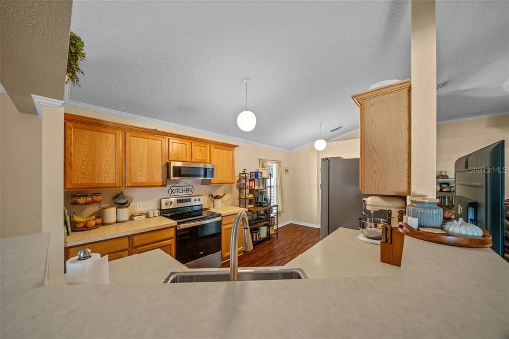 На продажу: $308,100 (3 спален, 2 ванн, 1874 Квадратных фут)