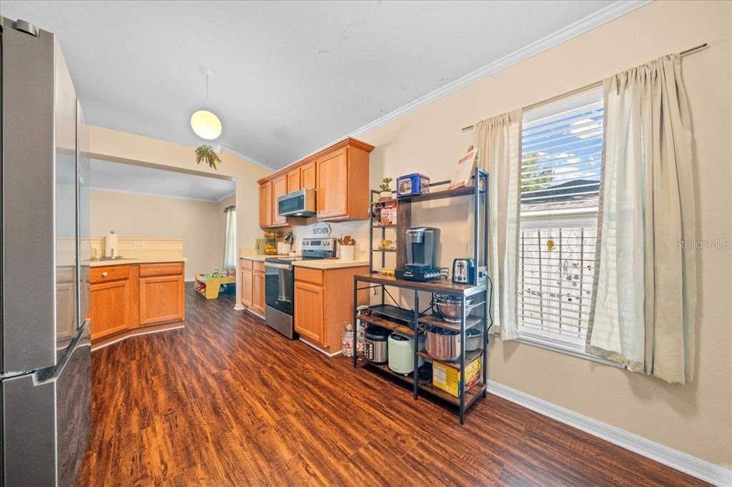 На продажу: $308,100 (3 спален, 2 ванн, 1874 Квадратных фут)